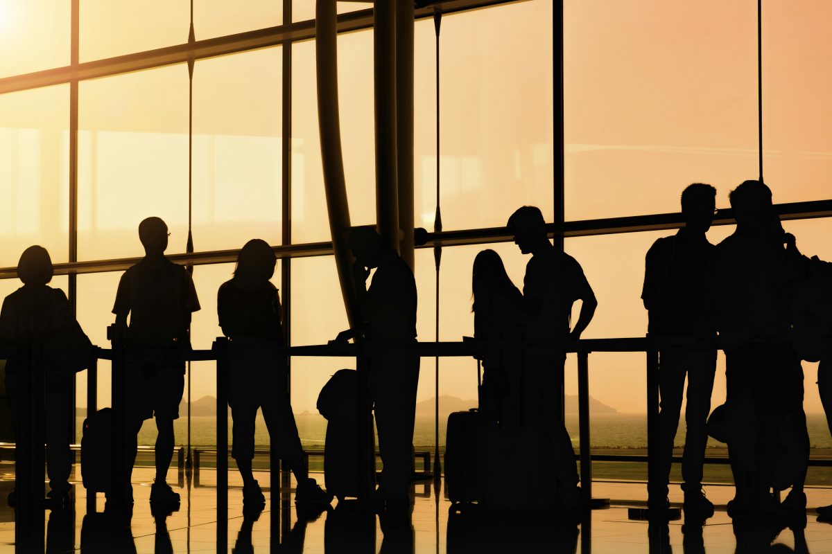 Inquérito revela os 6 hábitos nos aeroportos que mais irritam os passageiros